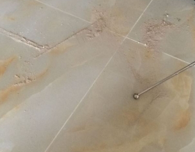 带岭瓷砖空鼓维修公司分享粘合剂选择不当在瓷砖铺贴过程中可能导致以下问题